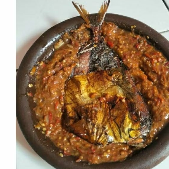 ikan asap semar ukuran jumbo isi 4 ekor