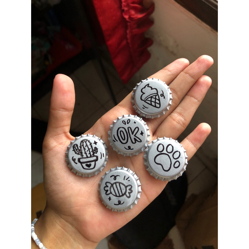 Pin Bros Tutup Botol/Bottle Cap Pin/Crown Cap Pin (Random Handmade/Handdrawn)