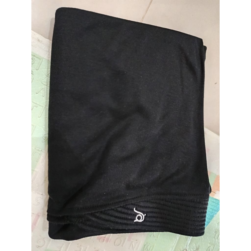 preloved bergo afra hitam ukuran jumbo