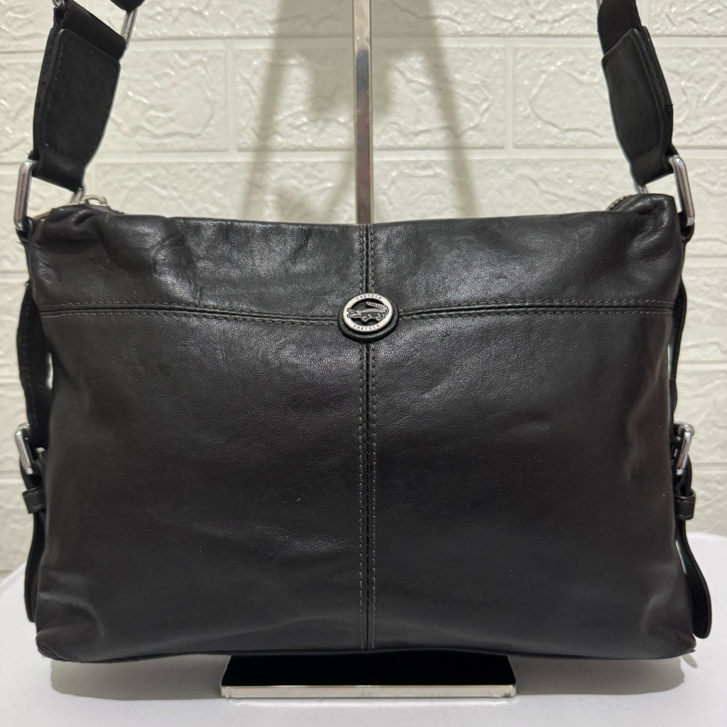 tas sling bag cartelo. tas selempang kulit asli. tas cowok pria. tas hitam