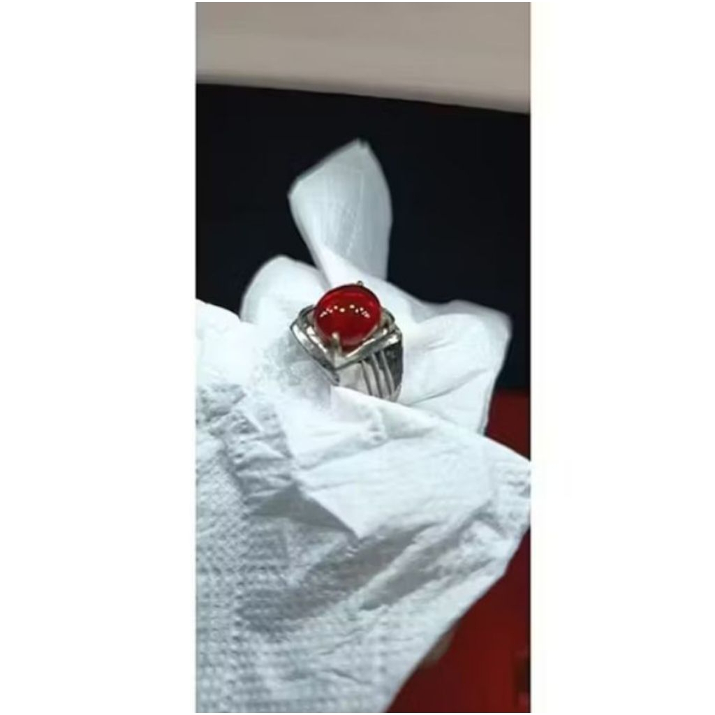 CINCIN  BATU MERAH DELIMA SIAM BANGKOK