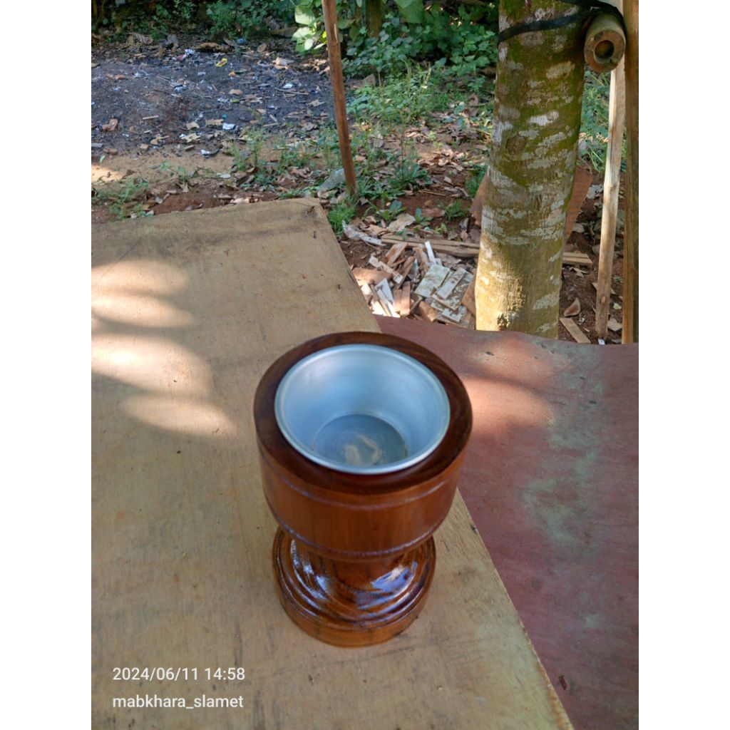perapen kayu jati bulat/mabkhara bulat.tempat pembakaran bukhur tinggi 12cm x 8 x 8.