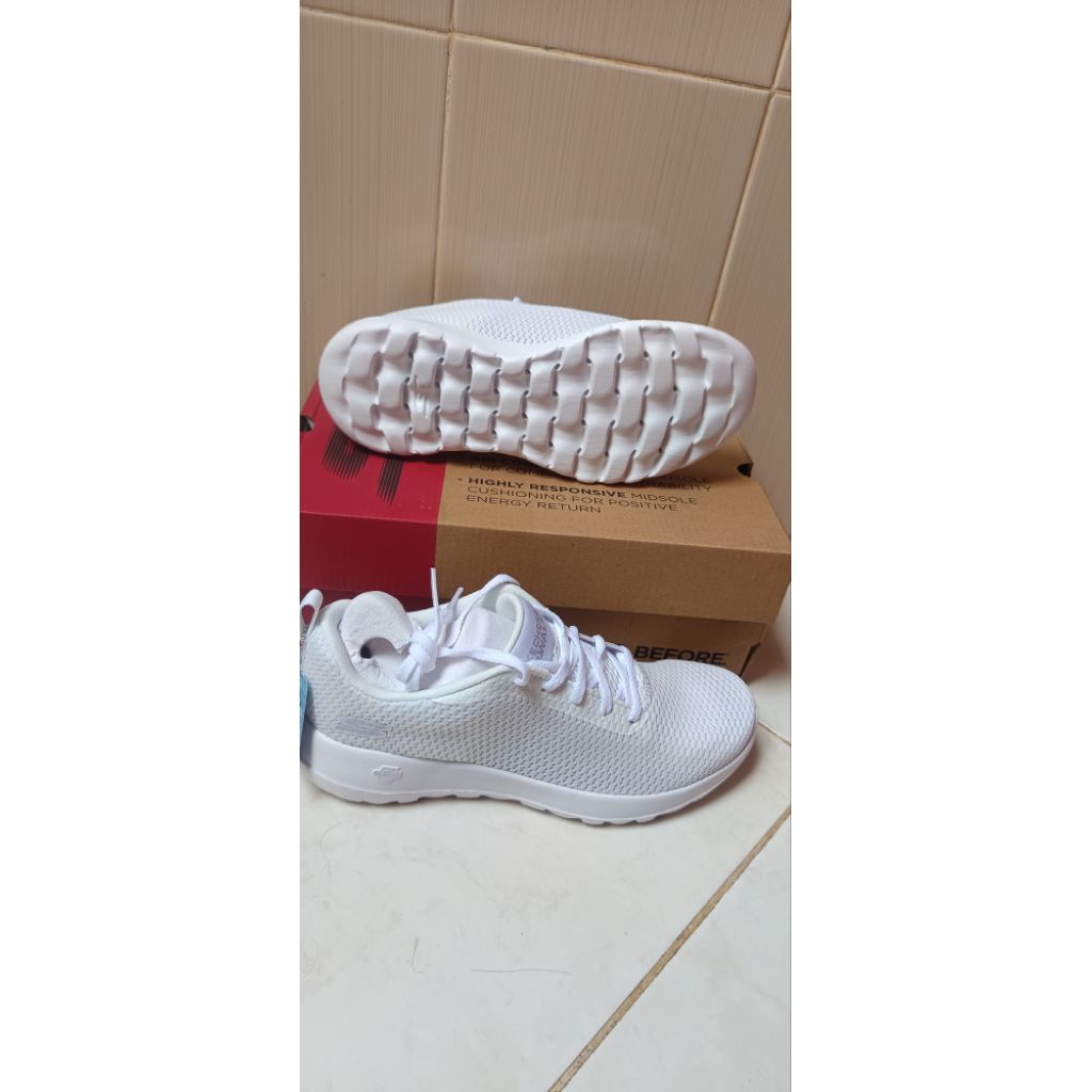 sepatu Skechers Ori Go Walk Joy Women size 37