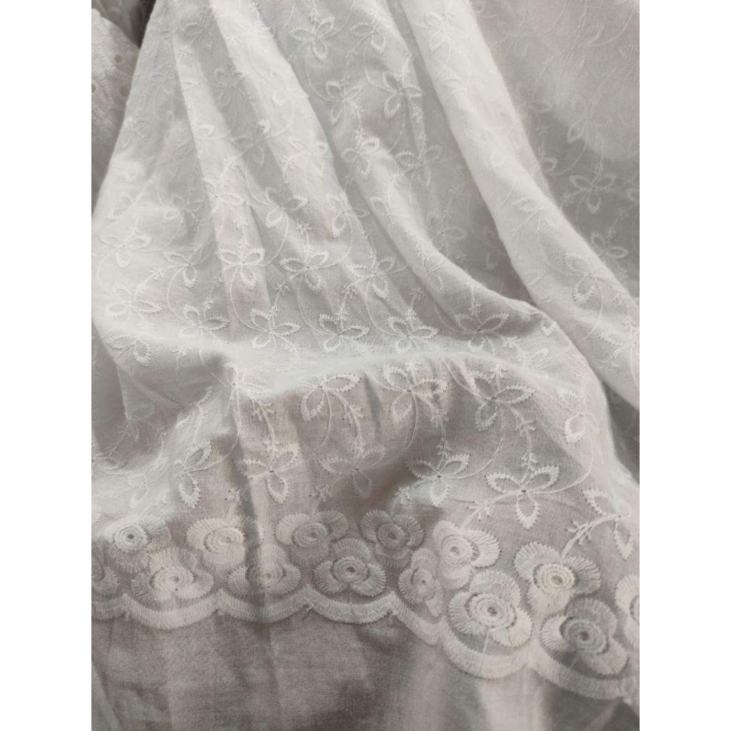kain  bordir meteran - harga/0,5m  - kain bordir bunga timbul - kain bordir premium - kain bordir me