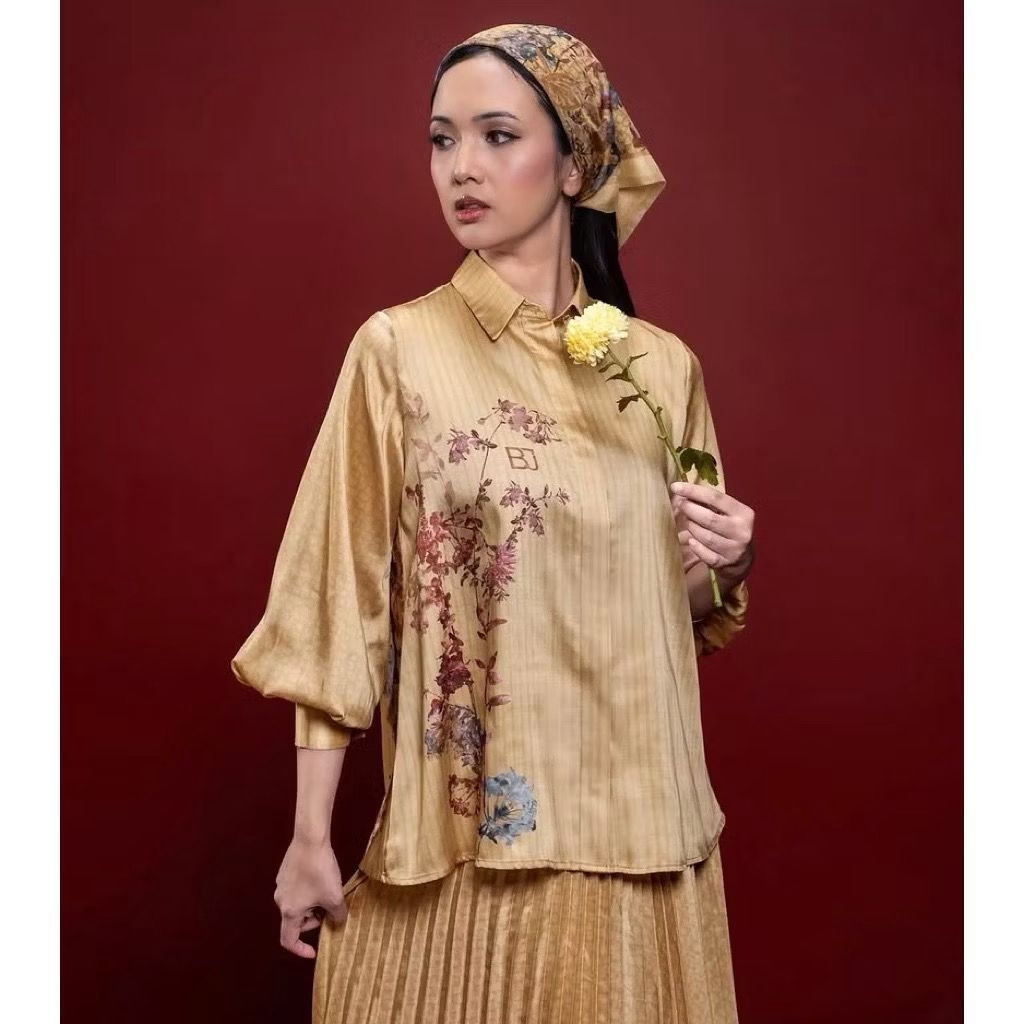 Benang Jarum Viola Basic Shirt Marigold XS