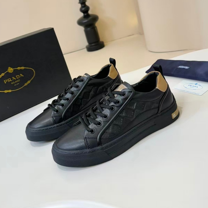 Prada's new casual shoes, men's leather sports shoes, flat bottomed board shoes