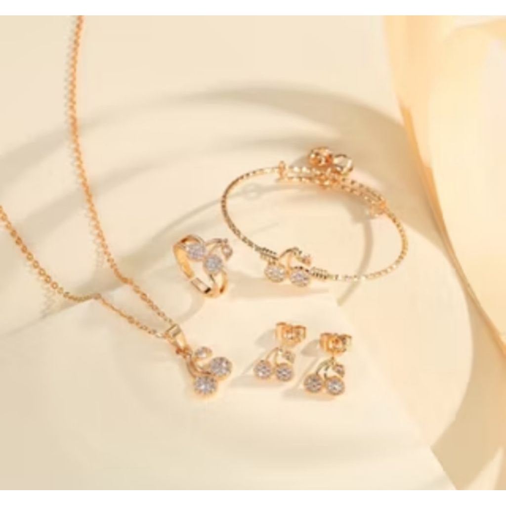 Emas perhiasan satu set