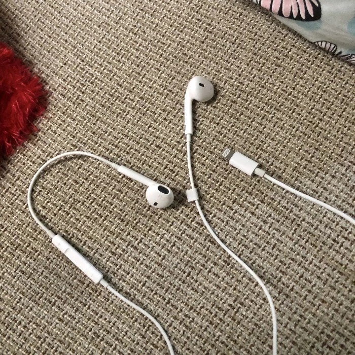 (BS) Handsfree Bluetooth Earphone Iphone