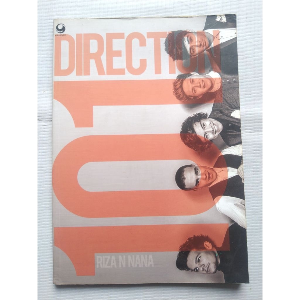 Buku Hobi 101 ONE DIRECTION oleh Riza N Nana
