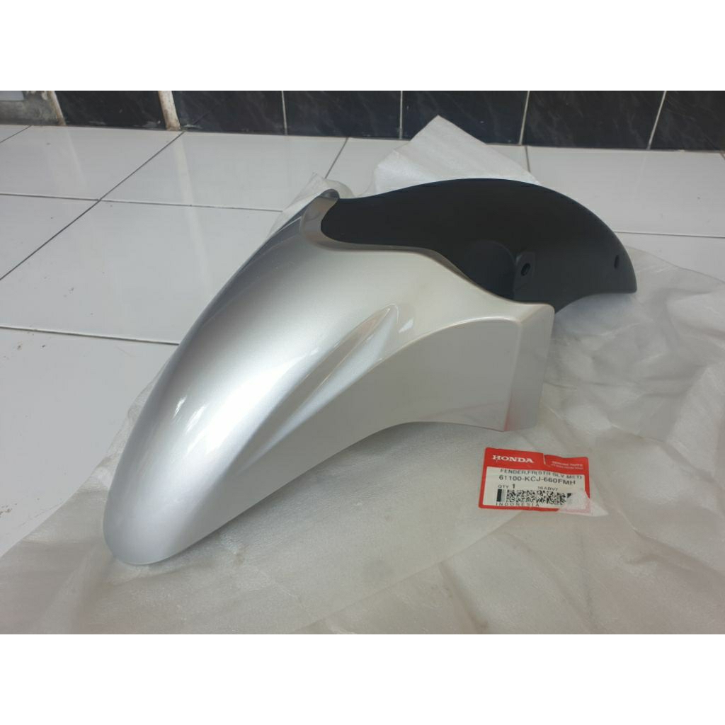 Spakbor Slebor Depan Tiger Revo Silver Original Honda AHM