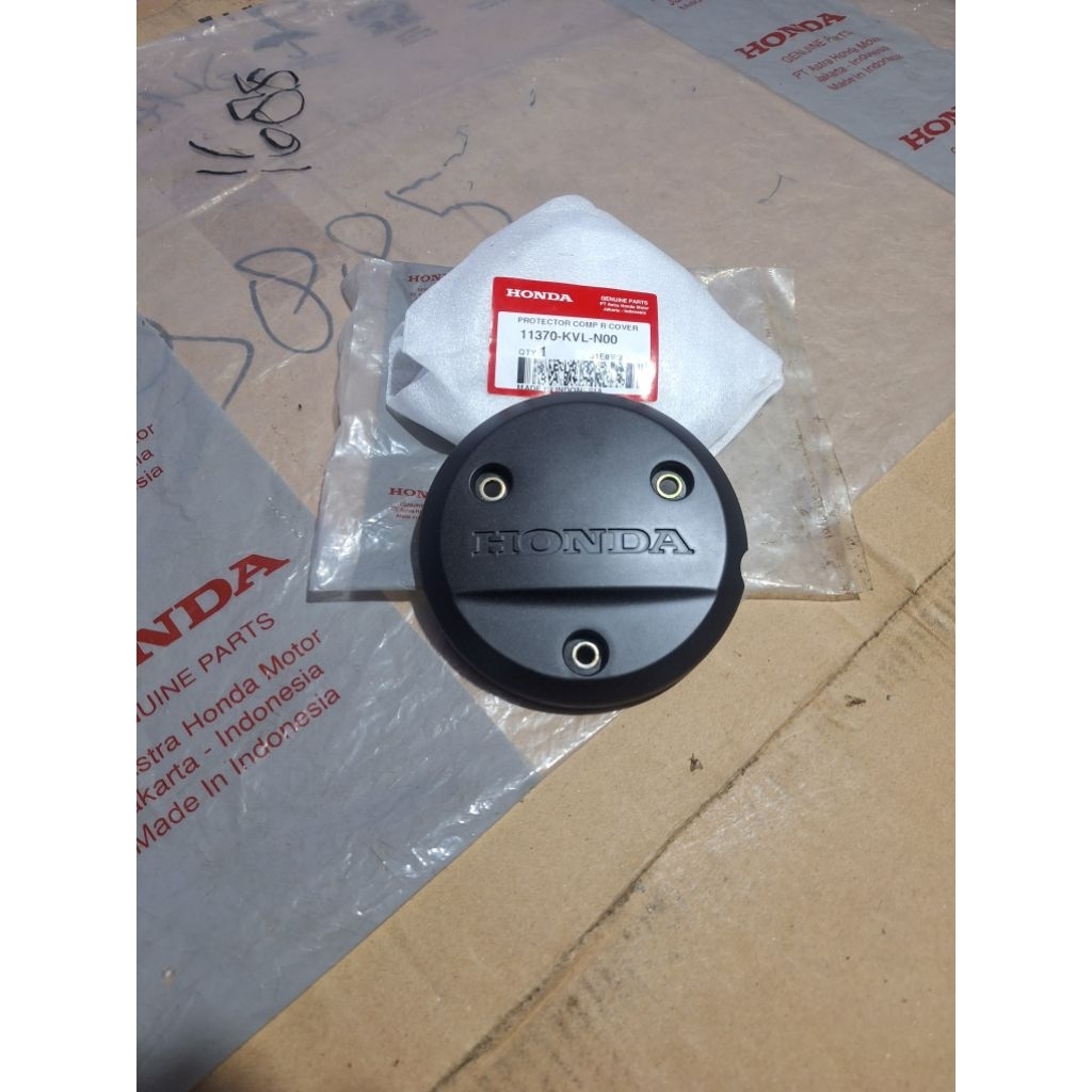 Cover protector tutup bak kanan honda supra x125 batman original ahm honda 11370-KVL-N00