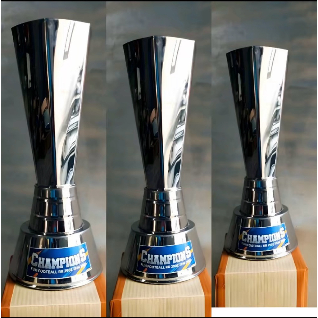 Piala Sepak bola Piala Bulu Tangkis Piala Voli Piala Tenis / piala trophy