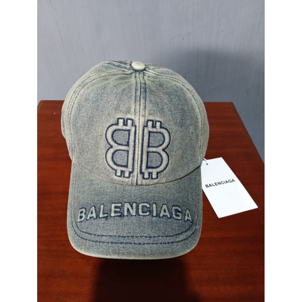 Topi Branded Import