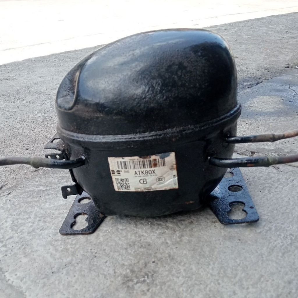 kompresor freezer 6 rak ATK80X 1/4 PK original cabutan