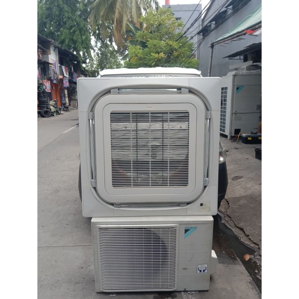 AC Cassette Daikin Thailand 2,5 PK R410 SECOND