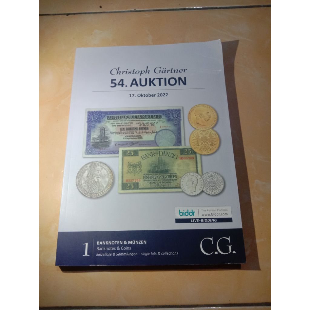 Buku katalog uang kertas dan koin kuno