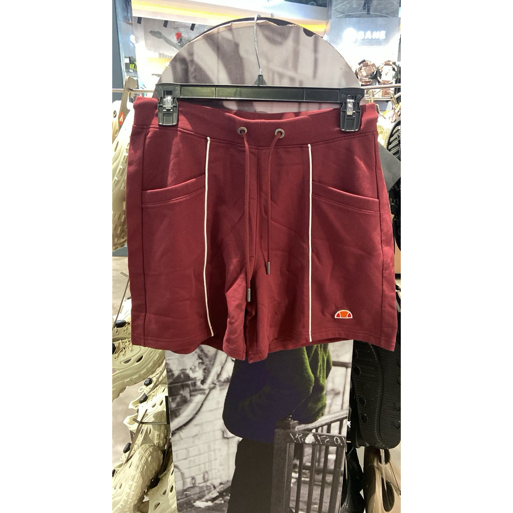 celana pendek ellese