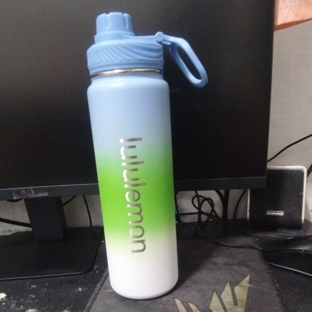 Tumbler Lululemon back to life 24oz water Bottle blue/green/white nwt