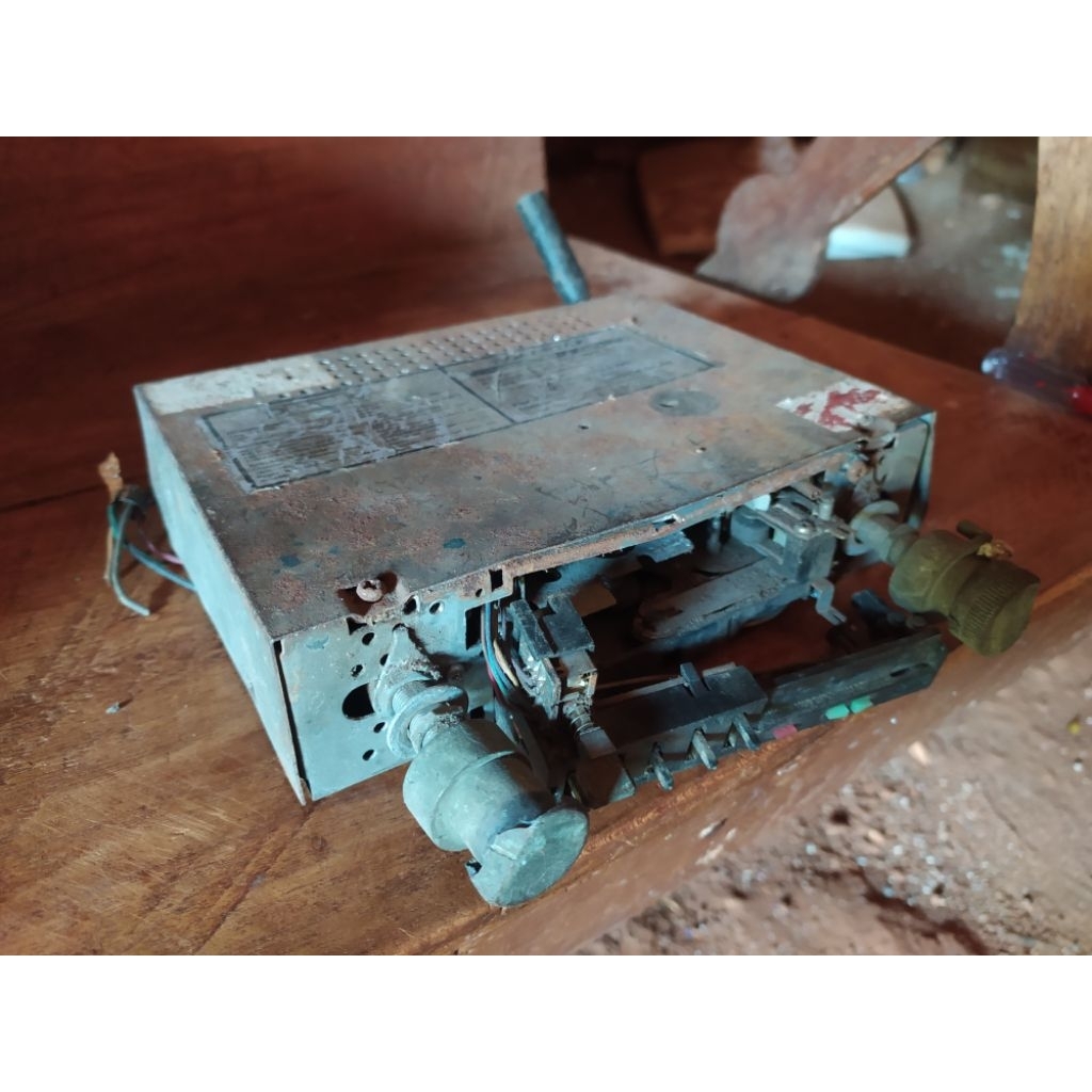 radio jadul radio mobil roadstar tuner fm bagus (baca descripsi)