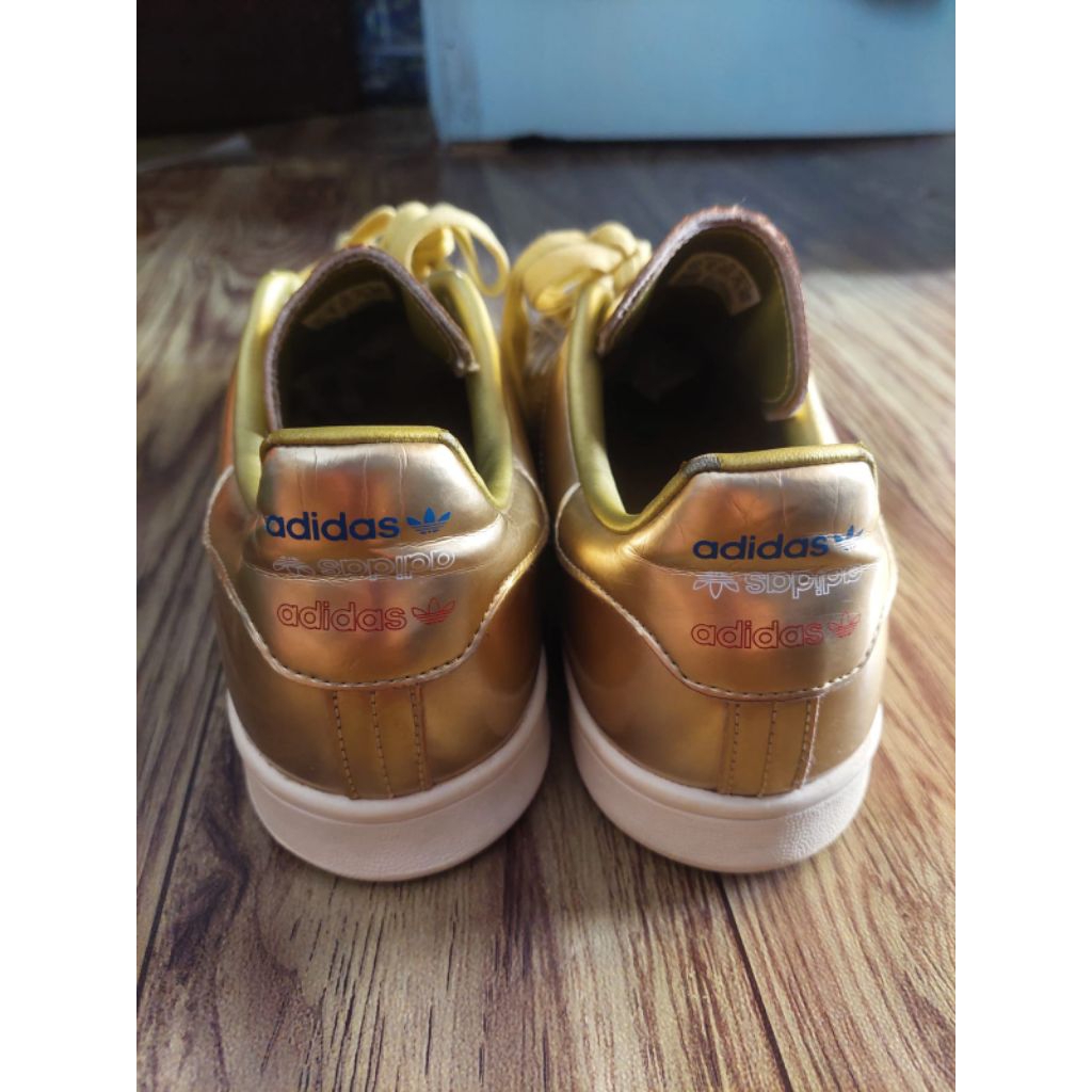 Sepatu Adidas gold Stan Smith