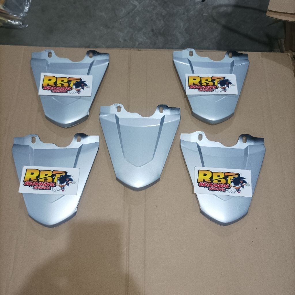 Pet stop taiL yamaha vega r new tutup stop lampu belakang vega r new waran silver