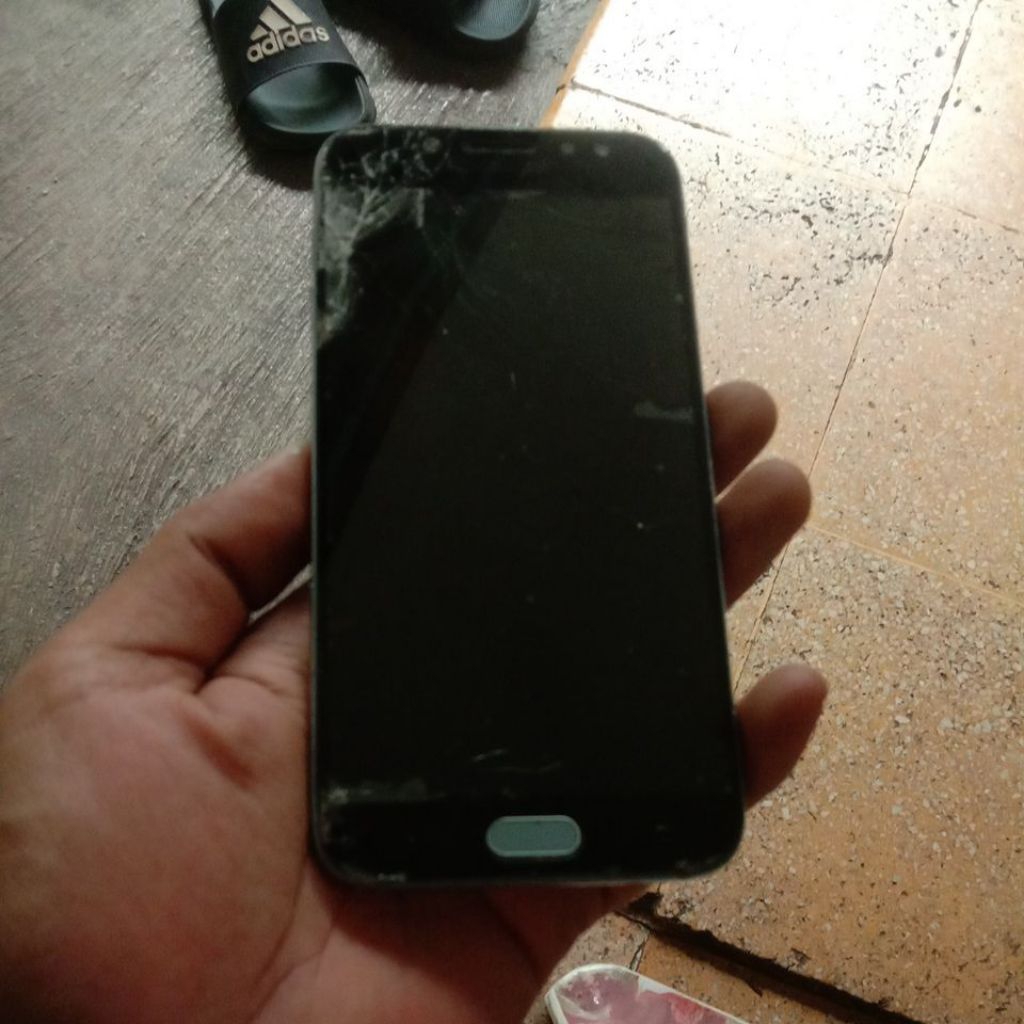 SAMSUNG GALAXI J7 PRO ( MATI TOTAL )