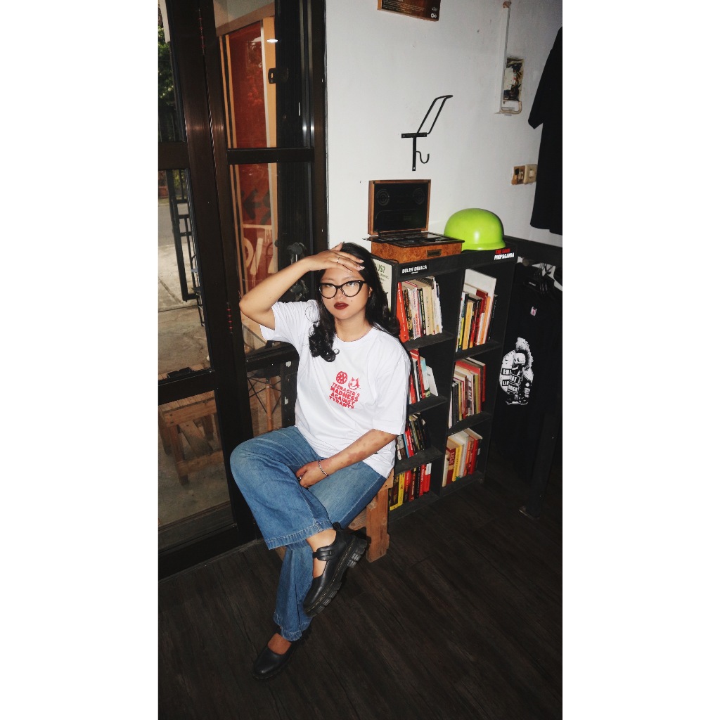 Tshirttokoh - Kaos MADNESS