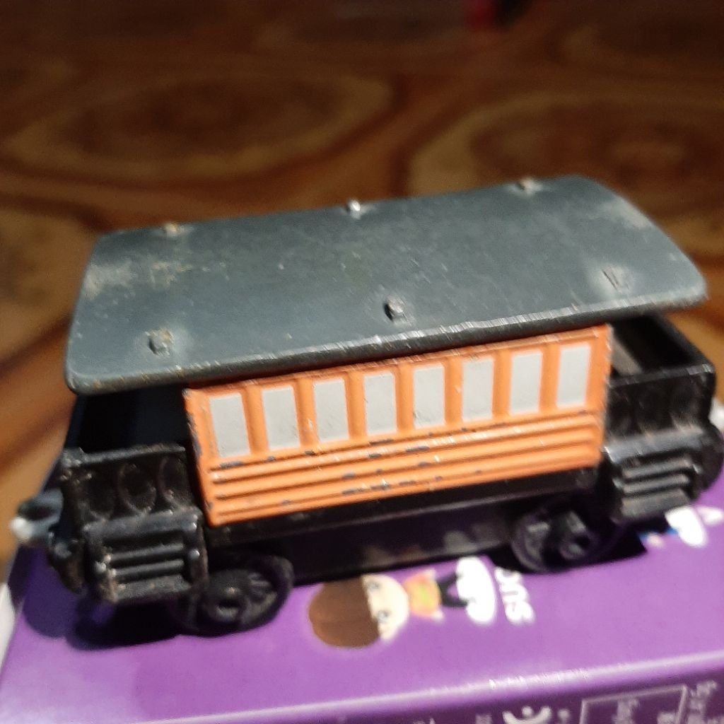 Diecast Kereta Thomas & Friends Adventures Henrietta