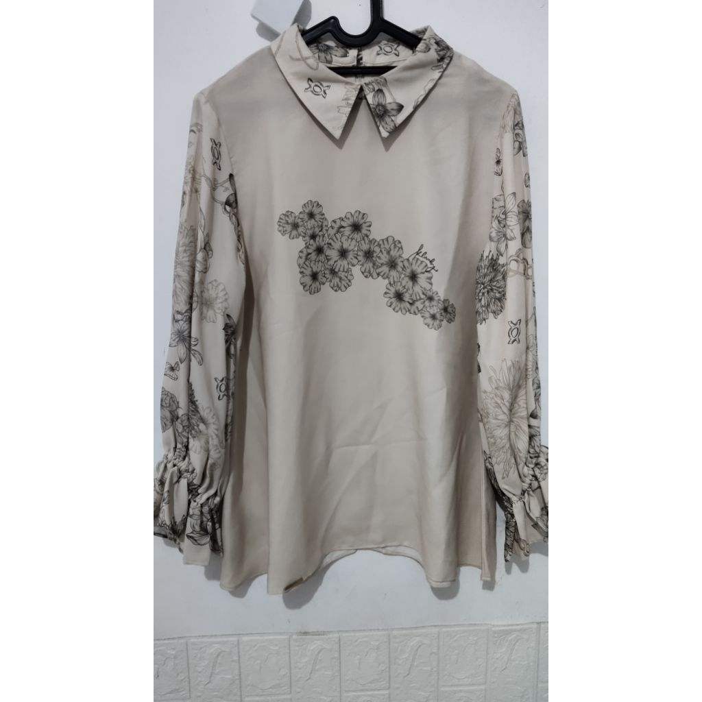 preloved wearing klamby blouse size L