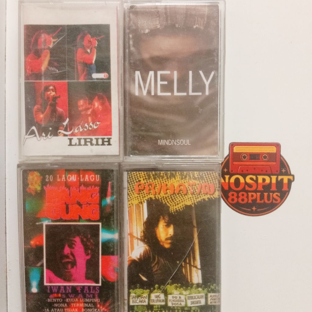 kaset pita BAJAKAN ( BOOTLEG ) DI LARANG BERHARAP LEBIH UNTUK SUARA