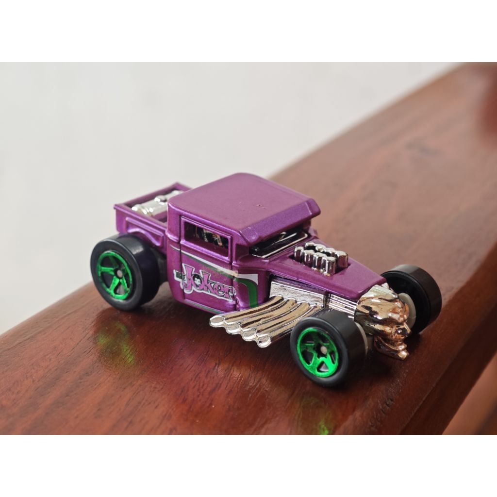 hot wheels bone shaker joker