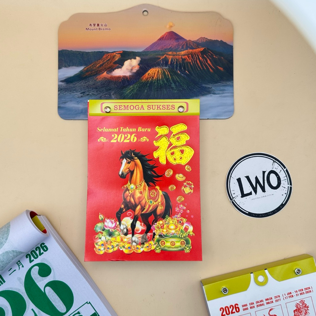 Kalender Harian sedang ao satu set tatakan mini 2026