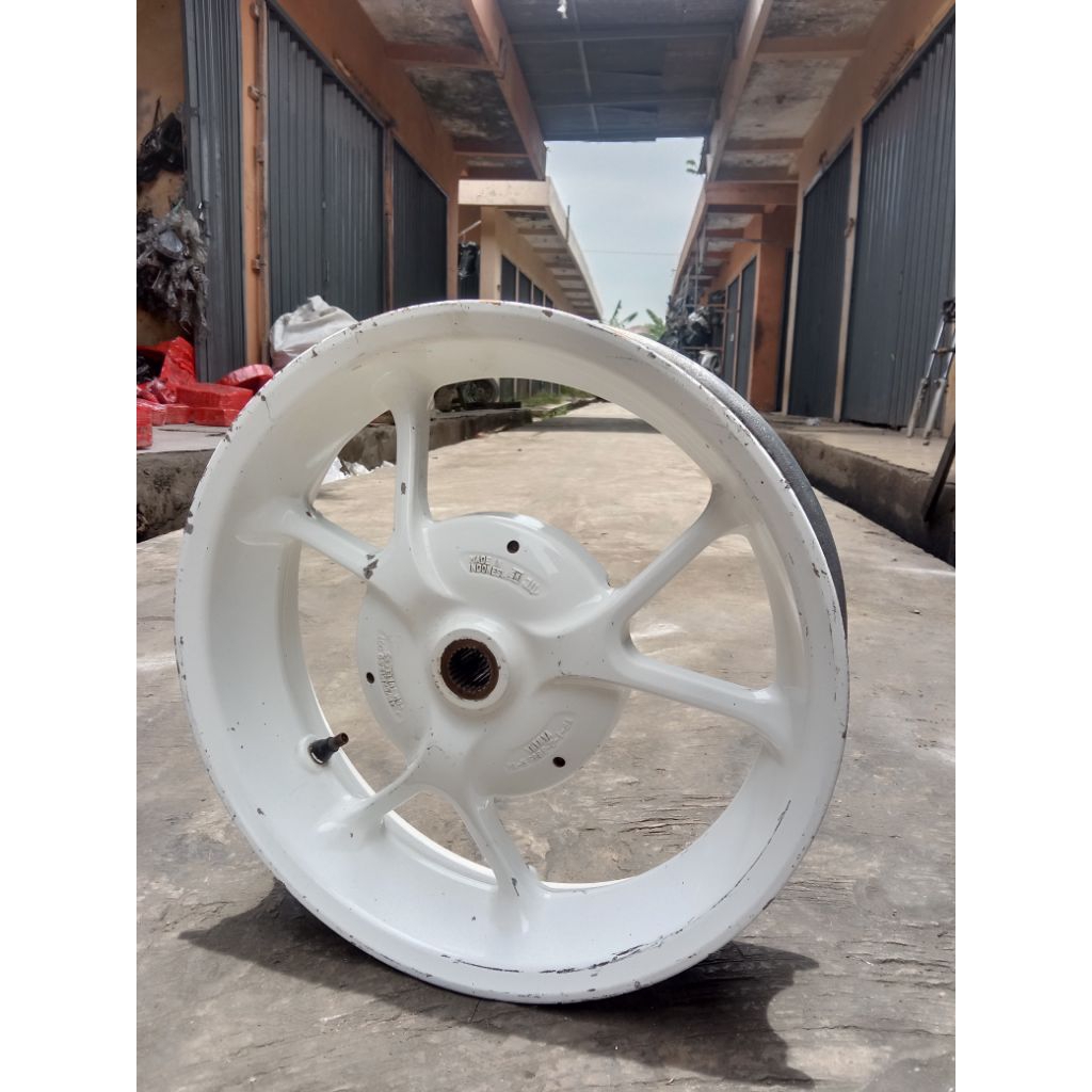 VELG BELAKANG YAMAHA AEROX 155 ORIGINAL