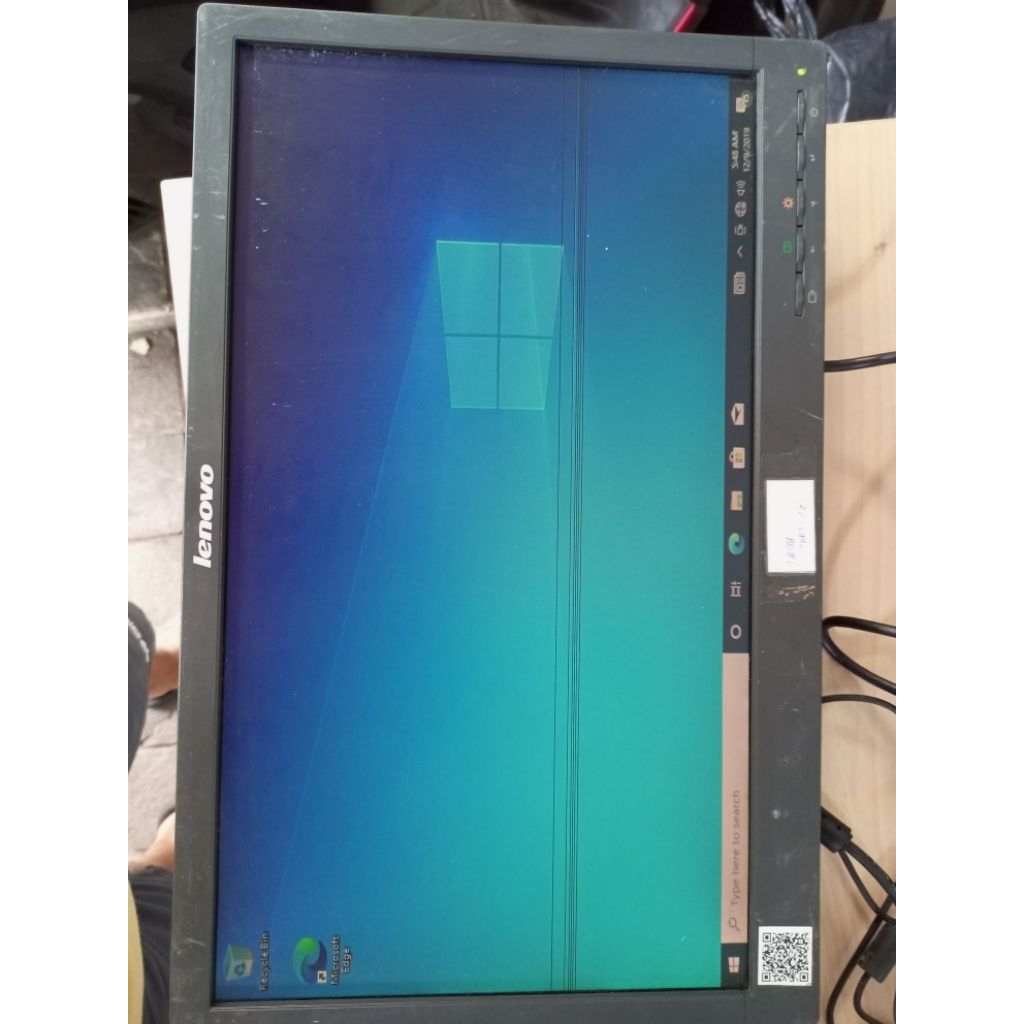 monitor LCD 19inc minus Polaris atau garis