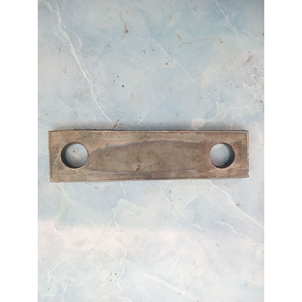 PLAT CHASIS / KLEM U BOLT TEBAL 8MM FUSO TRONTON