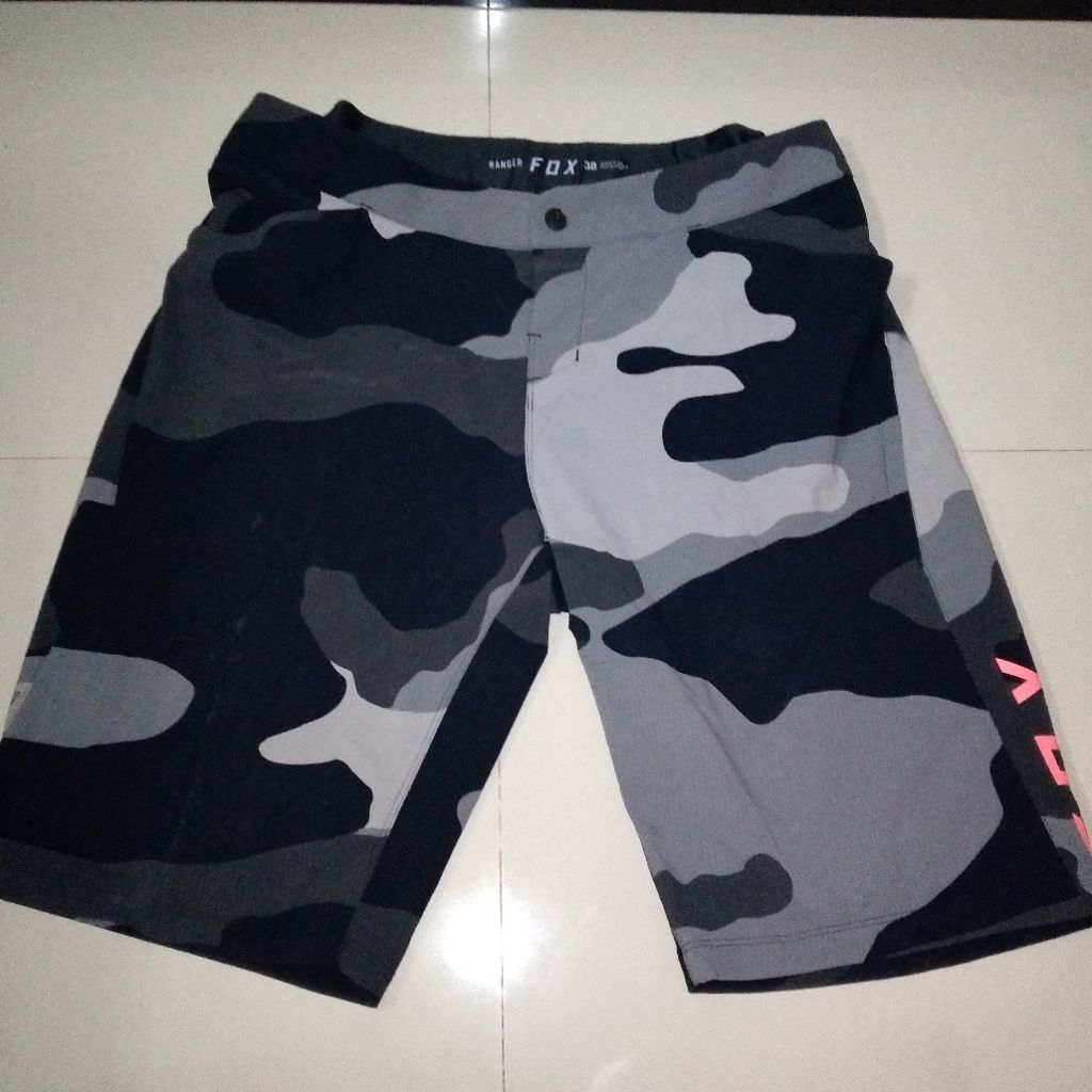 celana pendek merk fox original