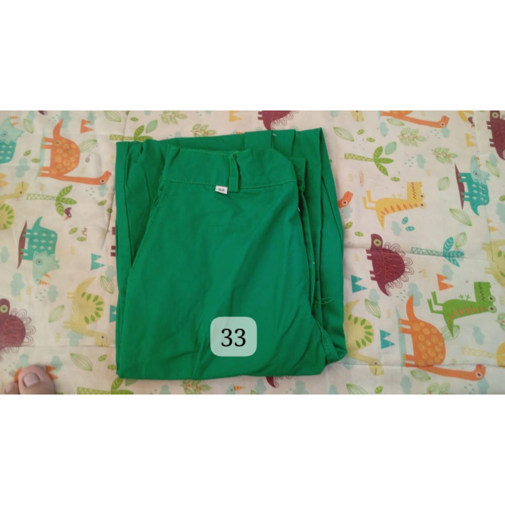 celana rok sekolah hijau preloved