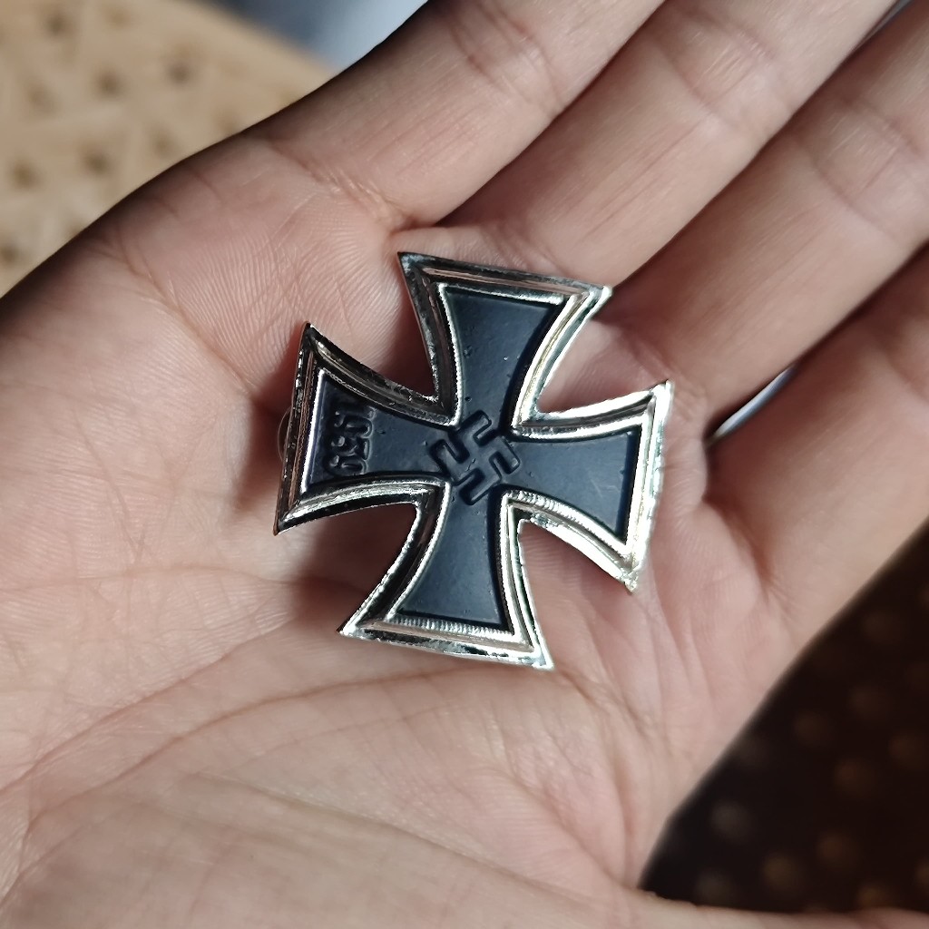 Replika Pin Medali Iron Cross 1939 (Germany WW2/WWII) Bahan Metal