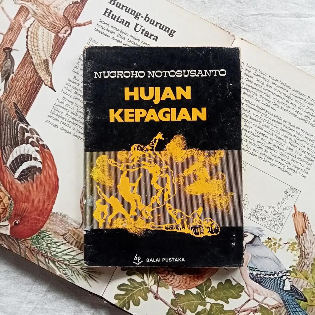 Hujan Kepagian by Nugroho Notosusanto