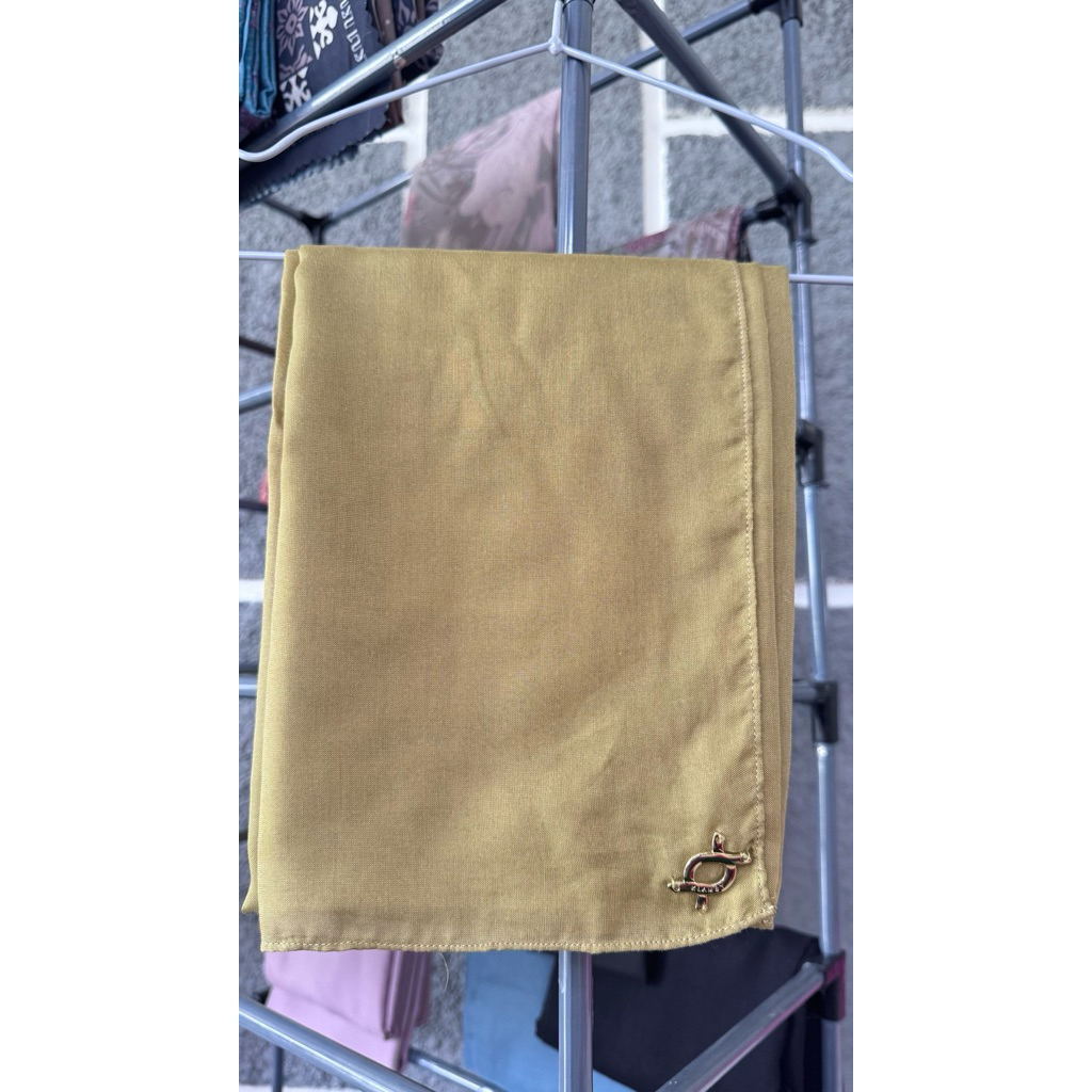 Vienna Scarf Wearing Klamby Preloved