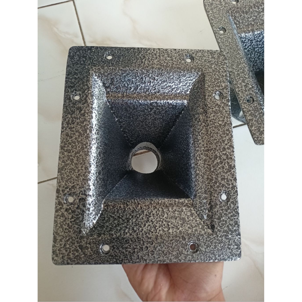 Horn Corong Tweeter 15×19  Antikan Aluminium Cor Sudah Drat PNP semua driver drat