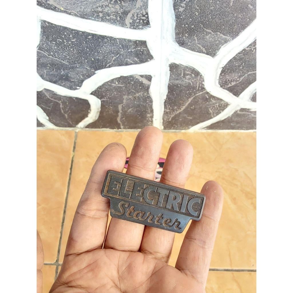 Emblem Sayap Suzuki RC100 Ori