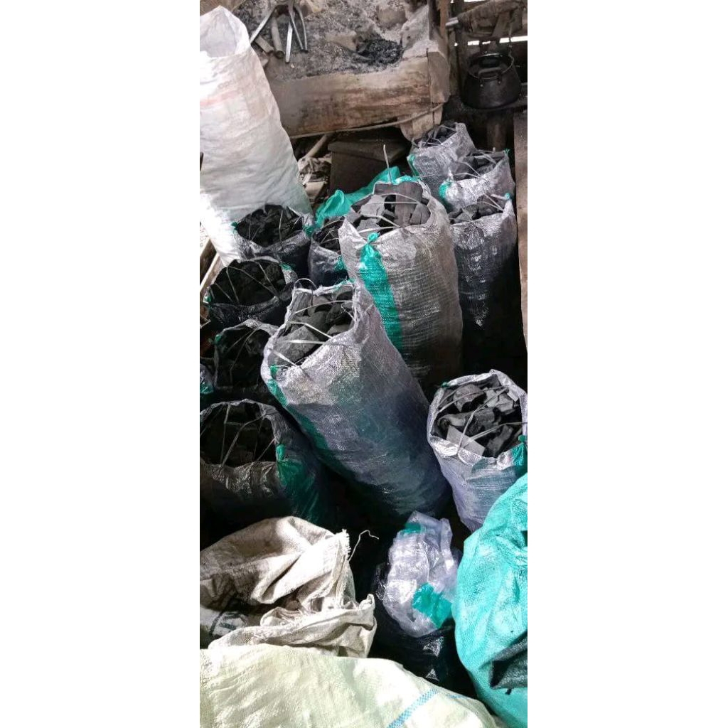 Arang kayu hutan mahoni tua berkualitas 1KG
