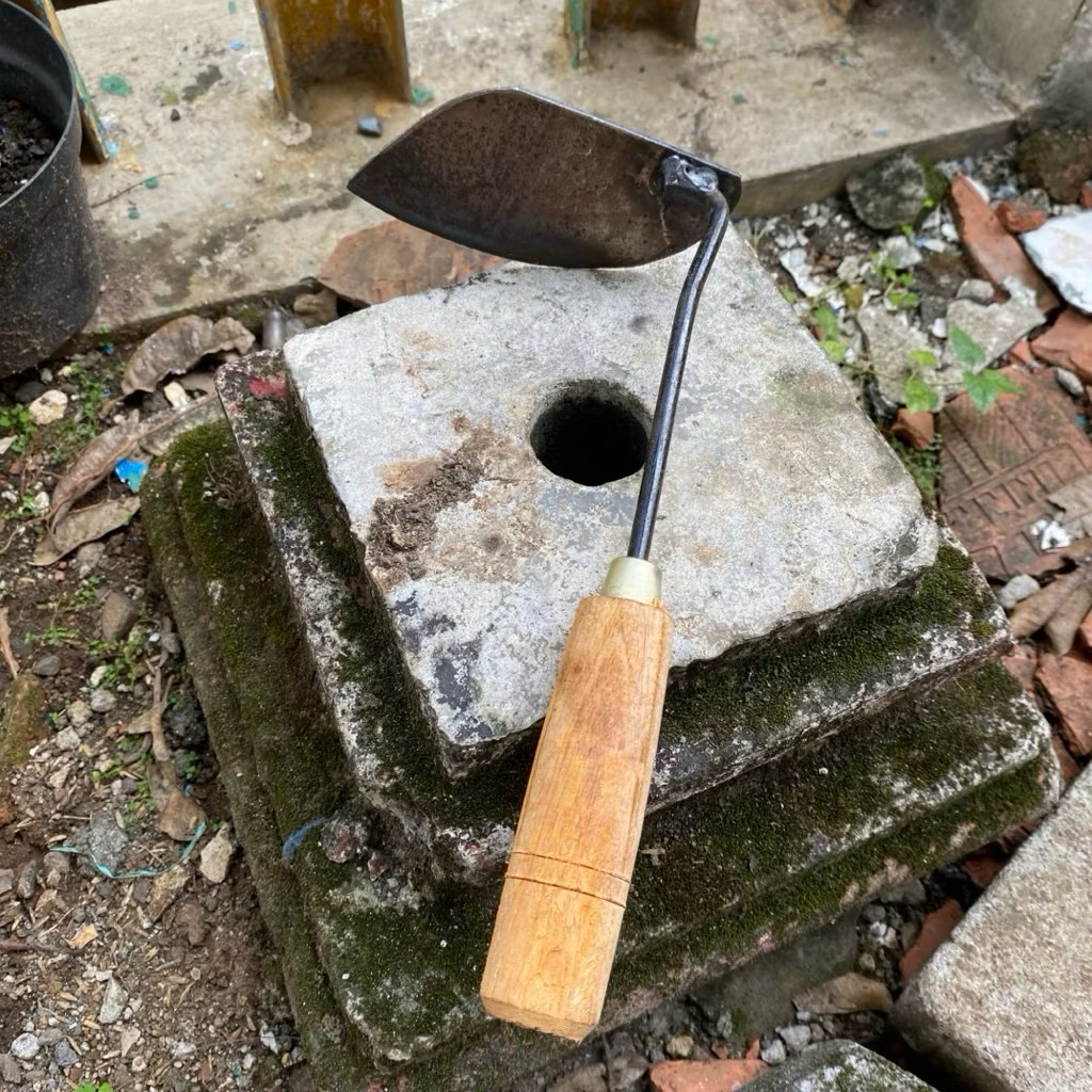 Kored Rumput Plat Baja Kored Selokan panjang 26 Cm