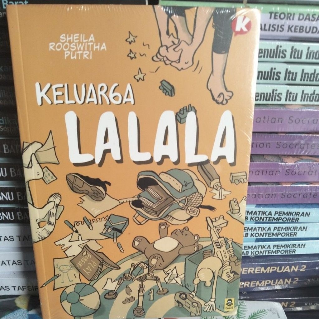 GRAPHIC NOVEL KEUARGA LALALA
