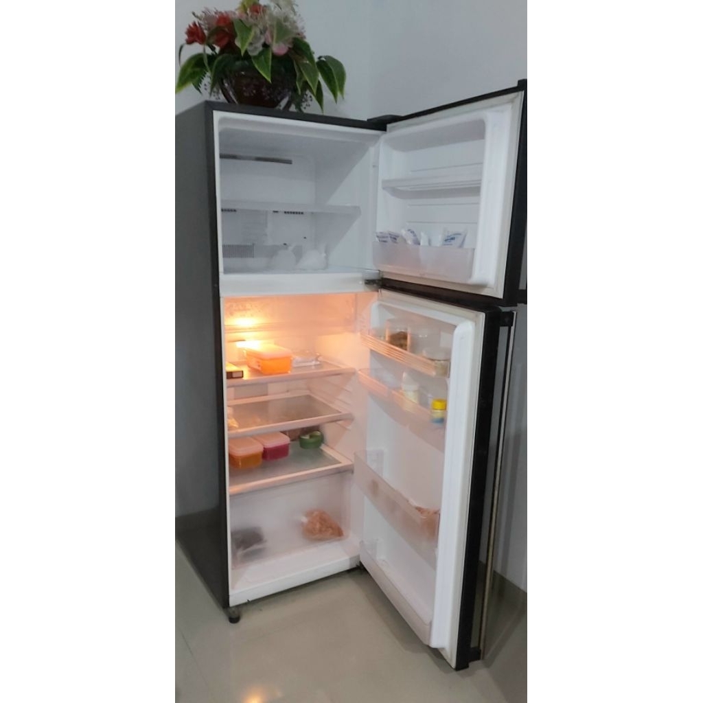 Preloved Kulkas 2 Pintu Jumbo