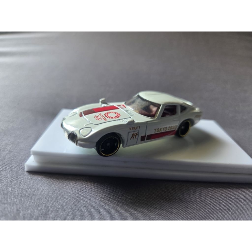 HotWheels Loose  Toyota 2000 GT