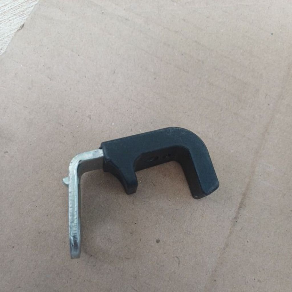 E hook element pikes