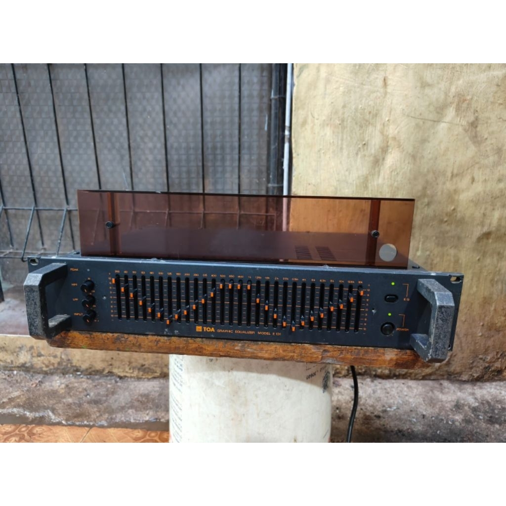 graphic Equalizer mono TOA E131