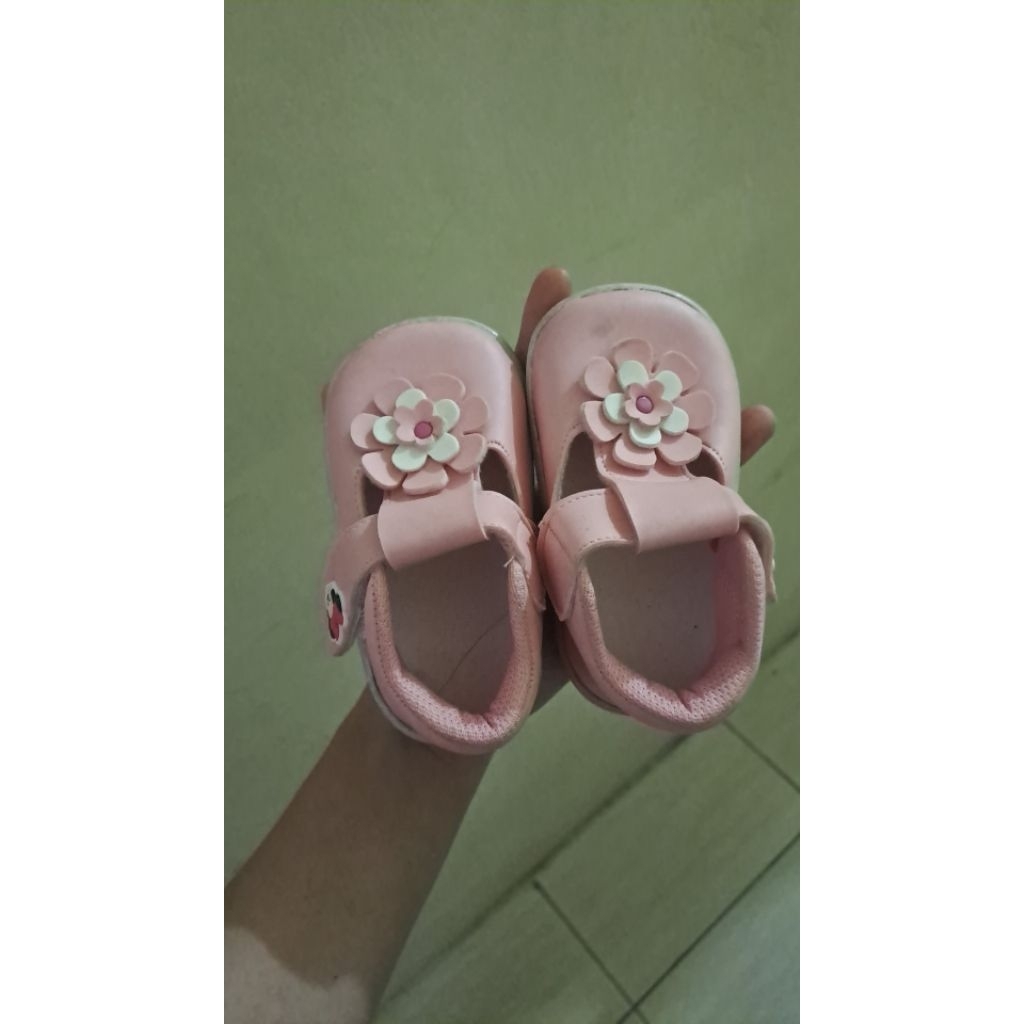 sepatu anak disney